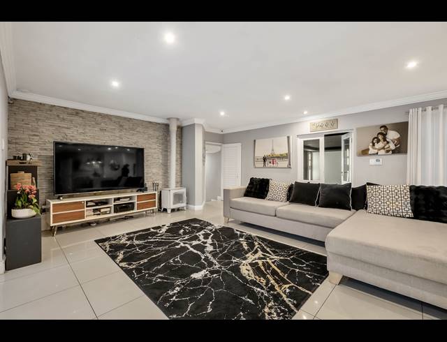 5 BEDROOM HOUSE FOR SALE IN MORNINGSIDE